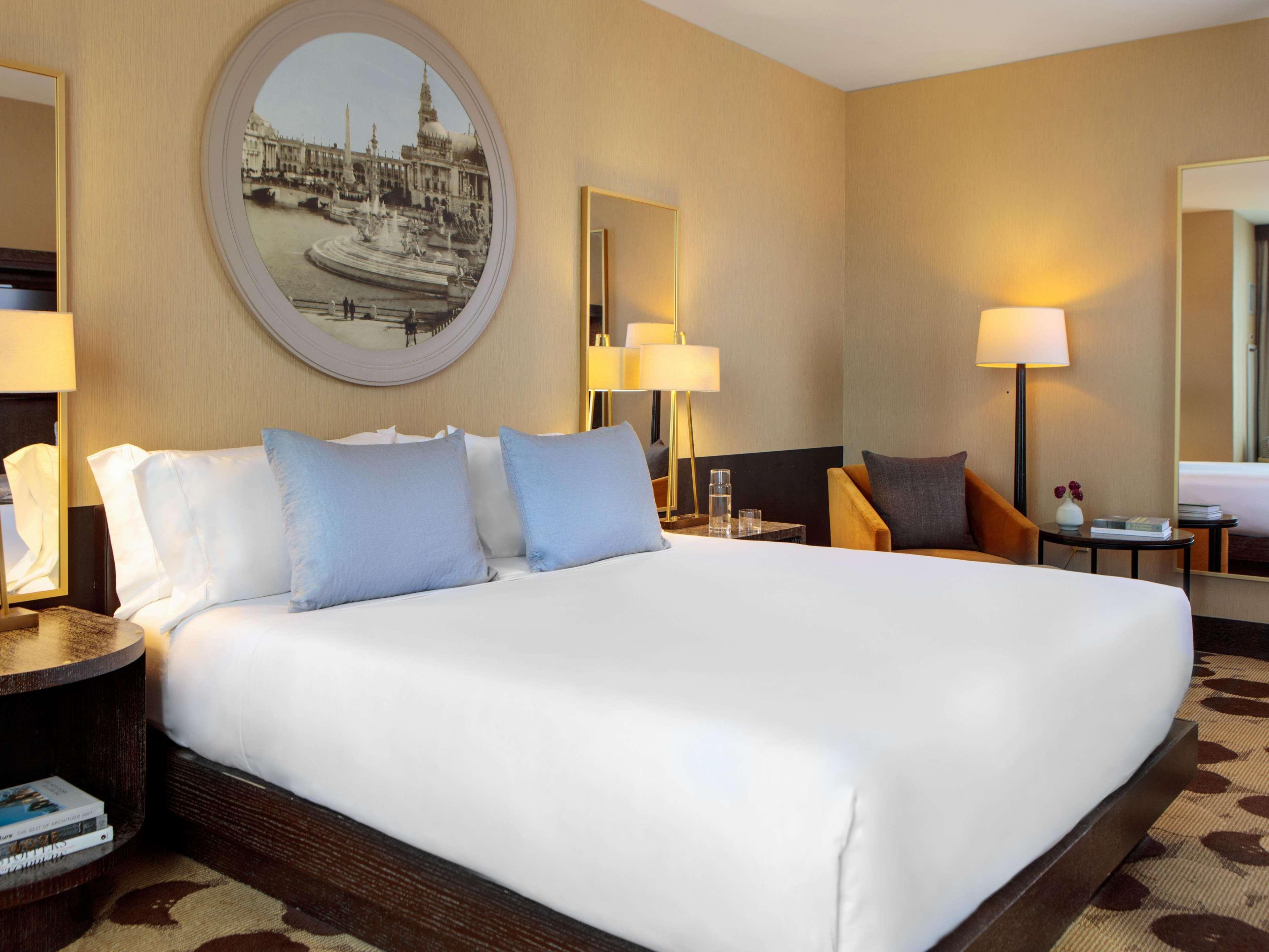 The Royal Sonesta Chicago River North Exterior foto