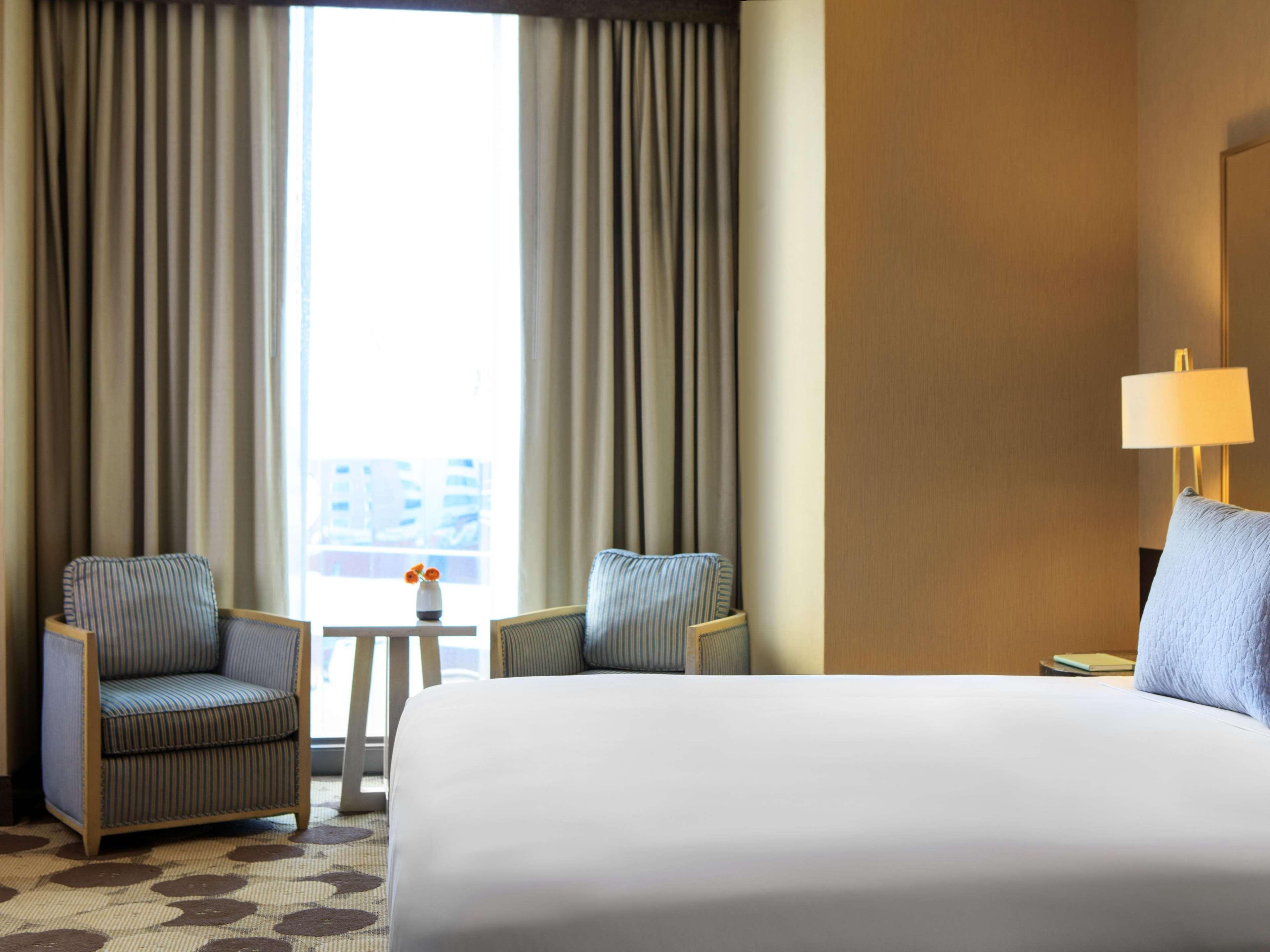 The Royal Sonesta Chicago River North Exterior foto