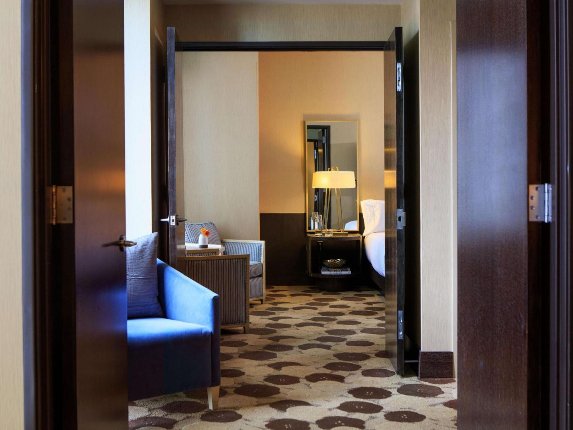 The Royal Sonesta Chicago River North Exterior foto